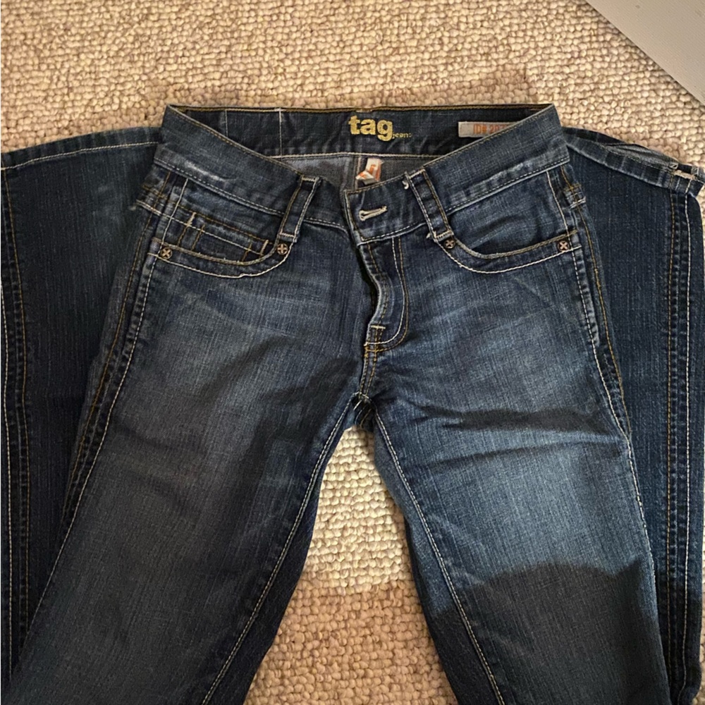 Tag brand jeans